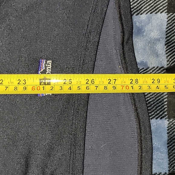 Vintage. Made in USA. Patagonia. Stretchy longsleeve. 1/4 zip pullover. Size Med - Picture 12 of 16